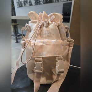 New Blogilates Water Bottle Sling‎